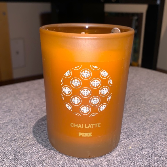 Victoria’s Secret PINK Chai Latte Single Wick Candle - Picture 1 of 2